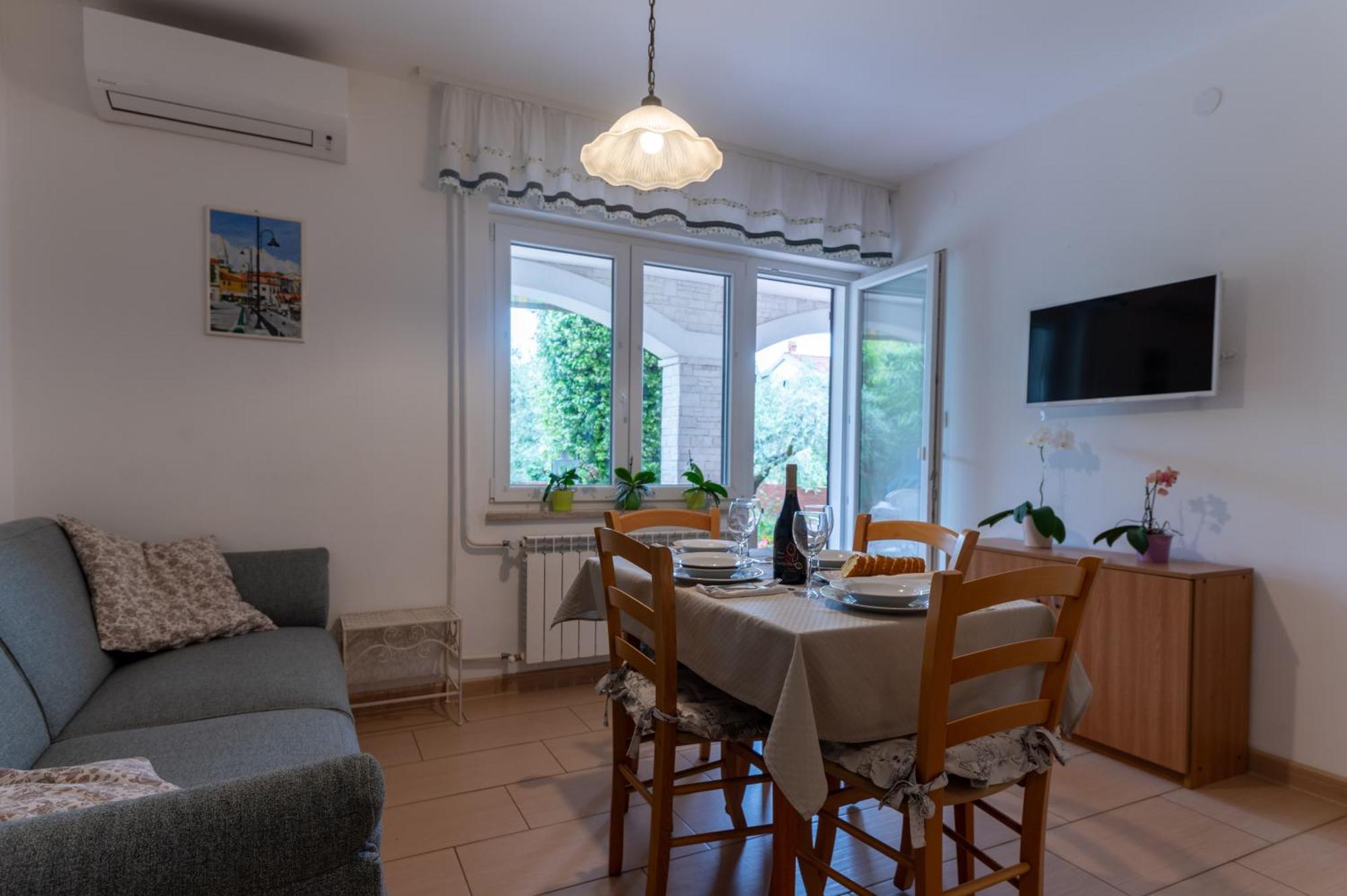Apartments Mirella Novigrad  Ngoại thất bức ảnh