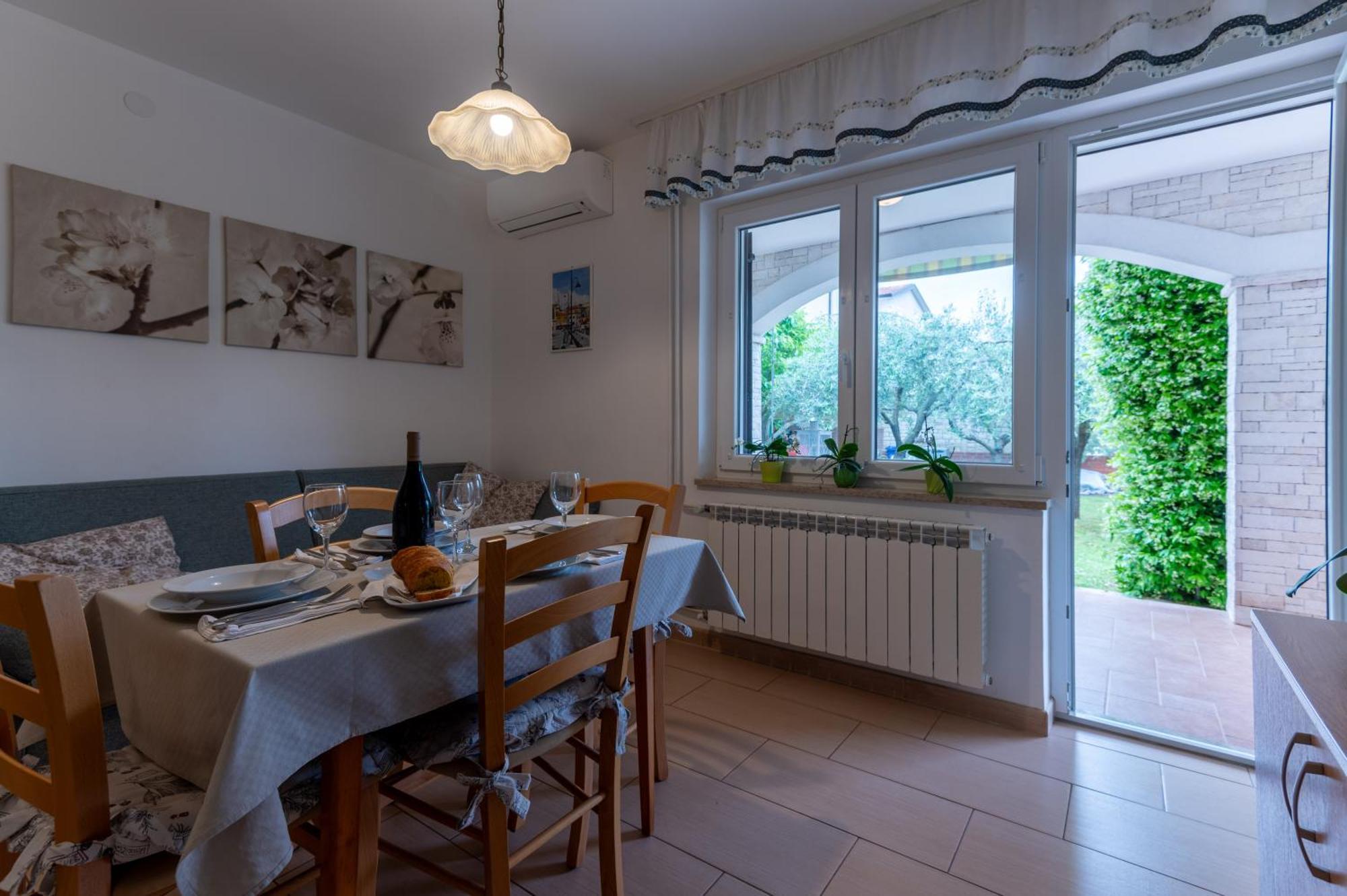 Apartments Mirella Novigrad  Ngoại thất bức ảnh